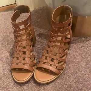 Women’s size 5 gladiator sandals.